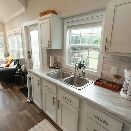 Pet Friendly Tiny House Rental With New Access To Guadalupe River Nbtx New Braunfels Exterior photo