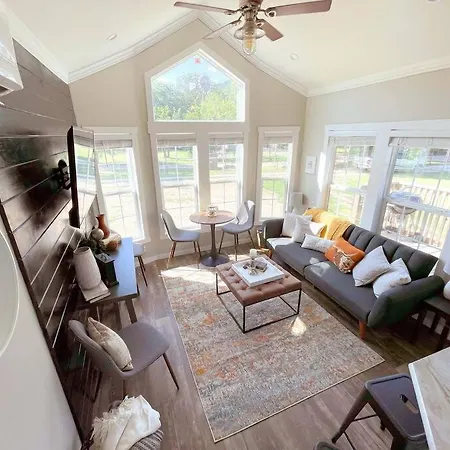 Pet Friendly Tiny House Rental With New Access To Guadalupe River Nbtx New Braunfels Exterior photo