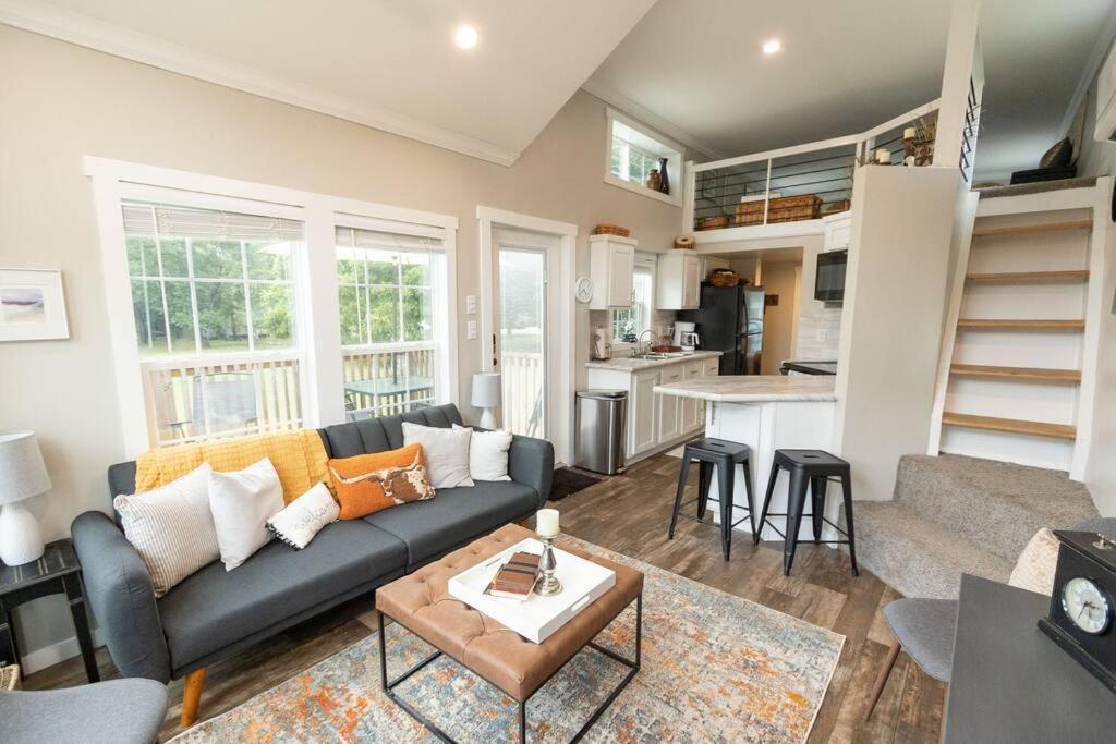 Pet Friendly Tiny House With New Access To Guadalupe River Nbtx *
