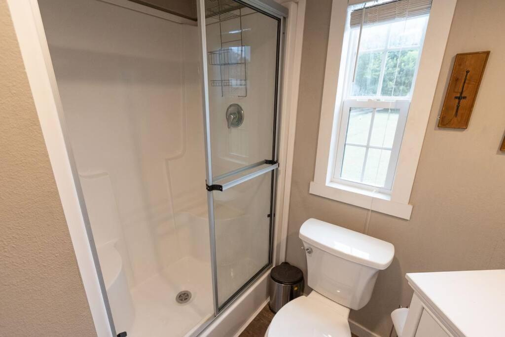 Pet Friendly Tiny House With New Access To Guadalupe River Nbtx