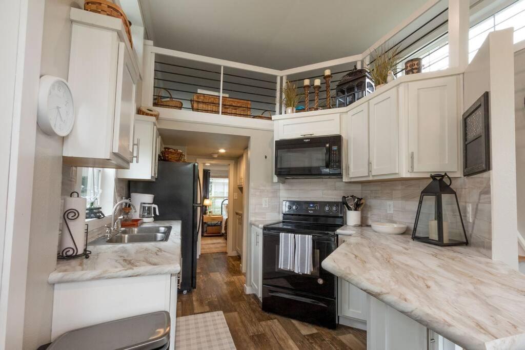 Pet Friendly Tiny House With New Access To Guadalupe River Nbtx